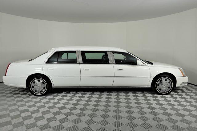 2011 Cadillac Eagle Coach